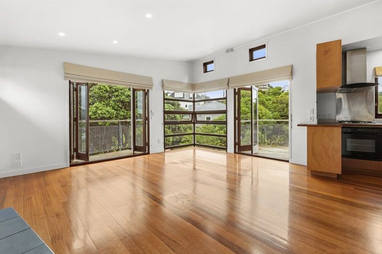 Photo of property in 85a Nevay Road, Miramar, Wellington, 6022