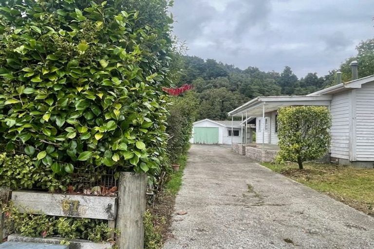 Photo of property in 67 Main Road, Harihari, 7884