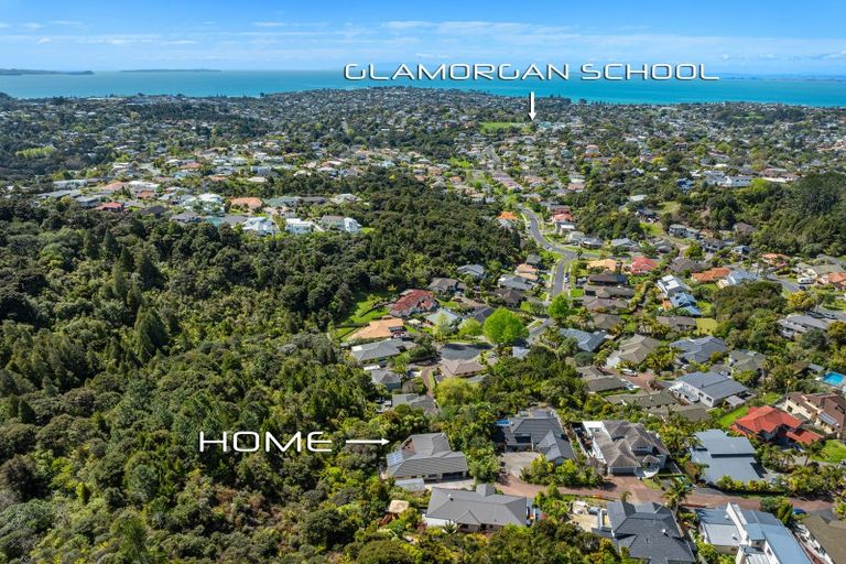Photo of property in 15 Glenreagh Place, Torbay, Auckland, 0630