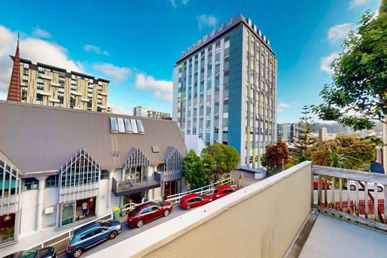 Photo of property in 4a Macdonald Crescent, Te Aro, Wellington, 6011