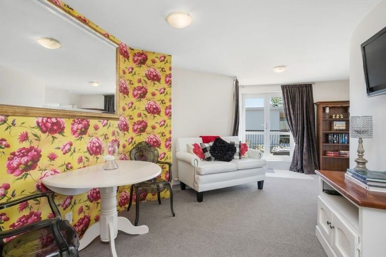 Photo of property in 8 Haddon Lane, Harewood, Christchurch, 8051