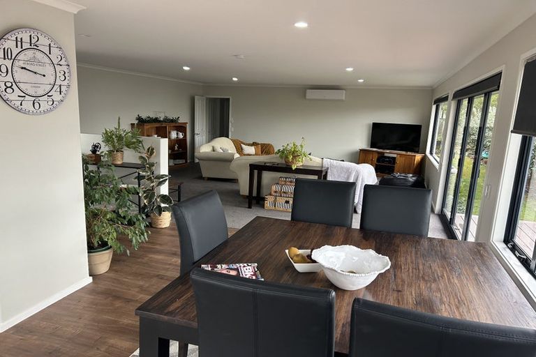 Photo of property in 14 Lakemere Way, Kinloch, Taupo, 3377