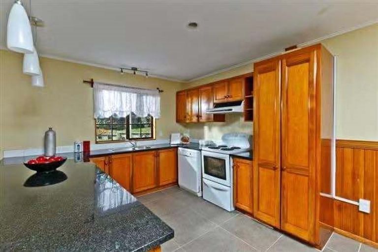 Photo of property in 296 Paremoremo Road, Paremoremo, Auckland, 0632