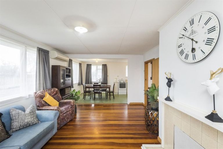 Photo of property in 9 Holland Crescent, Bulls, 4818