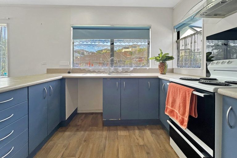 Photo of property in 19 Lowburn Place, Clover Park, Auckland, 2019