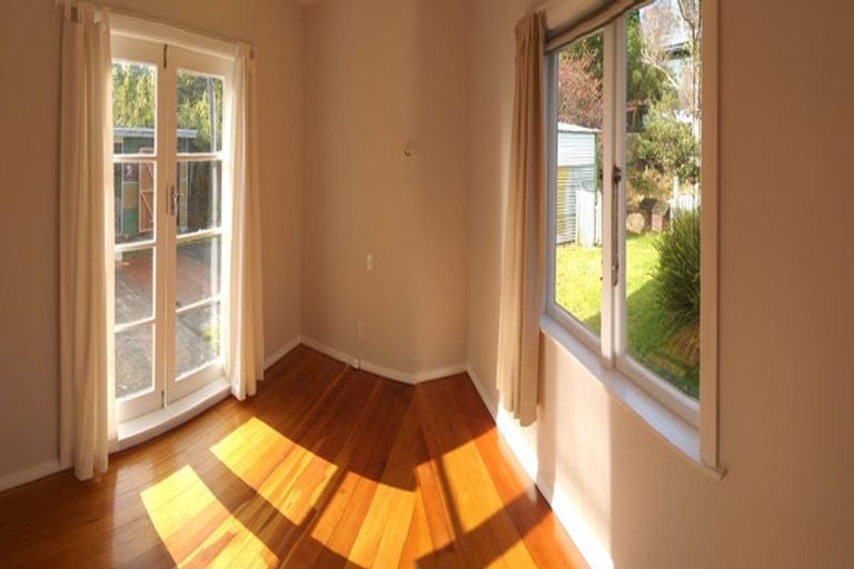 Photo of property in 84 Raumati Road, Raumati Beach, Paraparaumu, 5032