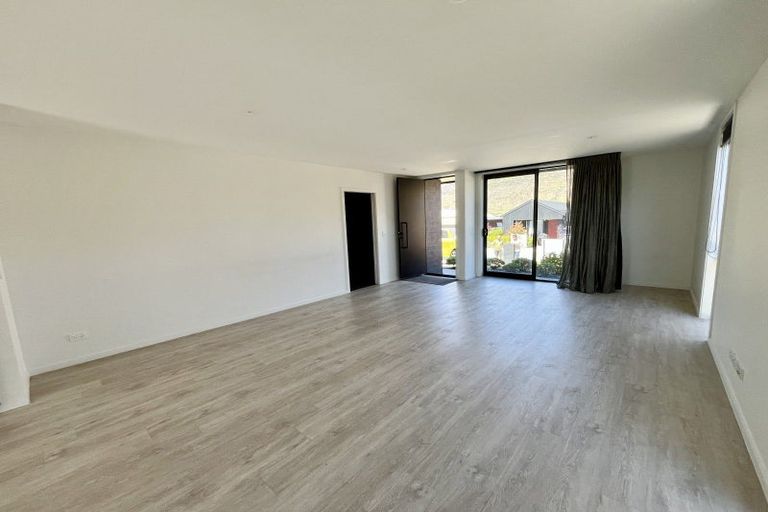 Photo of property in 4 Lauder Street, Lake Hayes, Queenstown, 9304