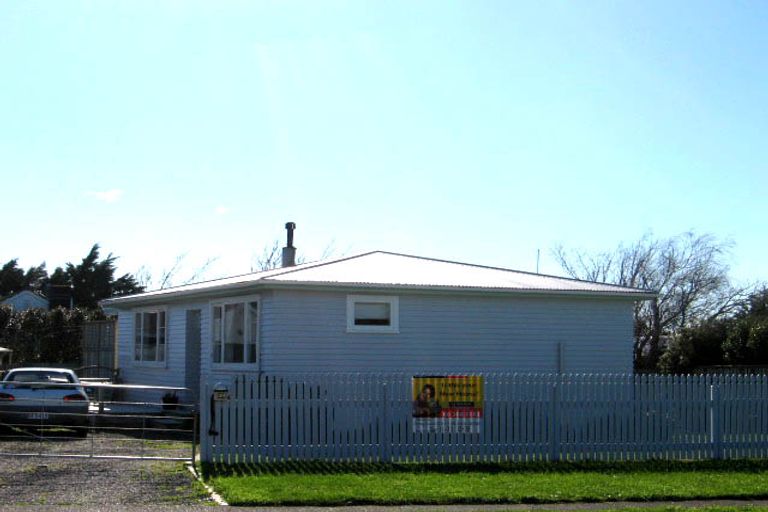 Photo of property in 29 Woodward Street East, Featherston, 5710