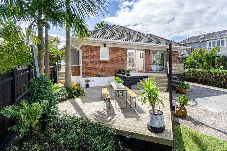Photo of property in 3 Coronation Street, Belmont, Auckland, 0622