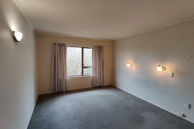 Photo of property in 2/19a Verran Road, Birkenhead, Auckland, 0626