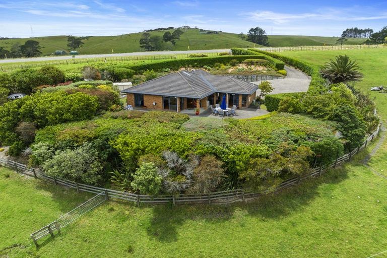 Photo of property in 1611 Kaipara Coast Highway, Kaukapakapa, 0984