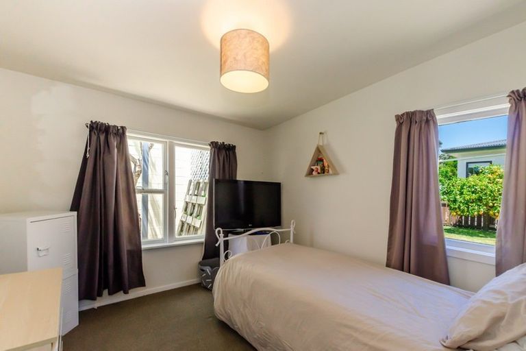 Photo of property in 15 Rua Road, Paraparaumu Beach, Paraparaumu, 5032