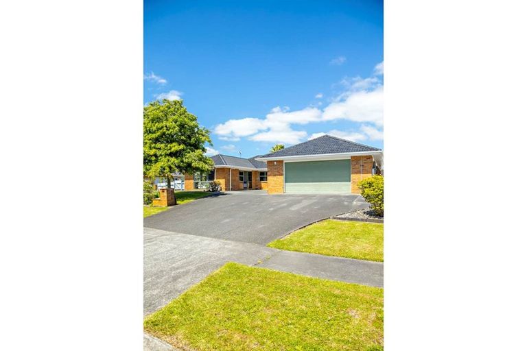 Photo of property in 2 Emyvalie Place, Dannemora, Auckland, 2016