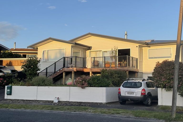 Photo of property in 14 Beachman Grove, Hilltop, Taupo, 3330