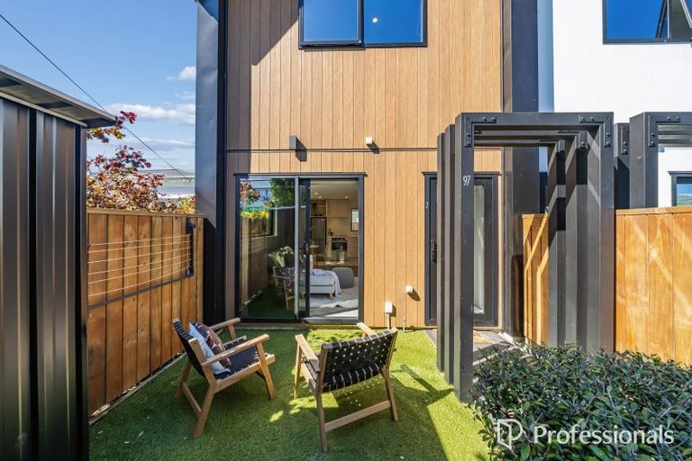 Photo of property in 2/97 Whites Line East, Waiwhetu, Lower Hutt, 5010