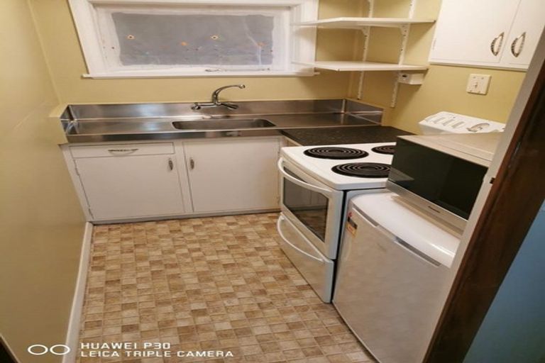 Photo of property in 63 Norton Park Avenue, Fairfield, Lower Hutt, 5011