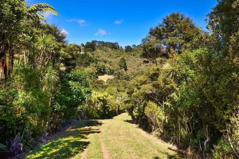 Photo of property in 133 Caton Road, Waitakere, Auckland, 0782