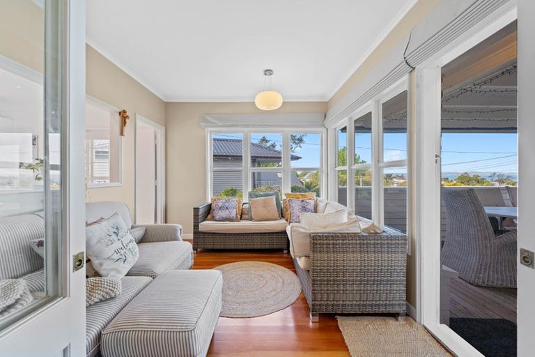 Photo of property in 56 Parkhill Road, Mellons Bay, Auckland, 2014