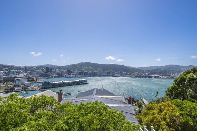 Photo of property in 71 Hawker Street, Mount Victoria, Wellington, 6011