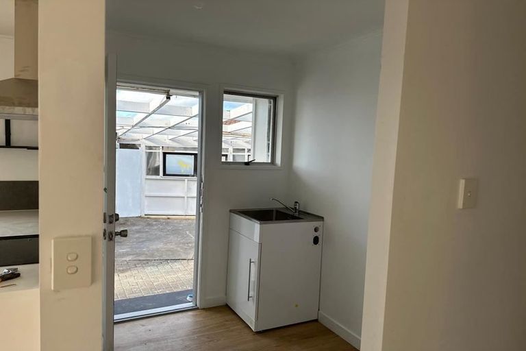 Photo of property in 4 Serrano Place, Clover Park, Auckland, 2023