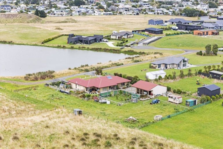 Photo of property in 25 Carex Grove, Foxton Beach, Foxton, 4815