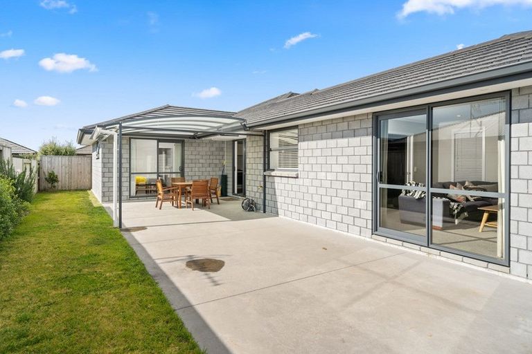 Photo of property in 10 Ponga Place, Papamoa Beach, Papamoa, 3118