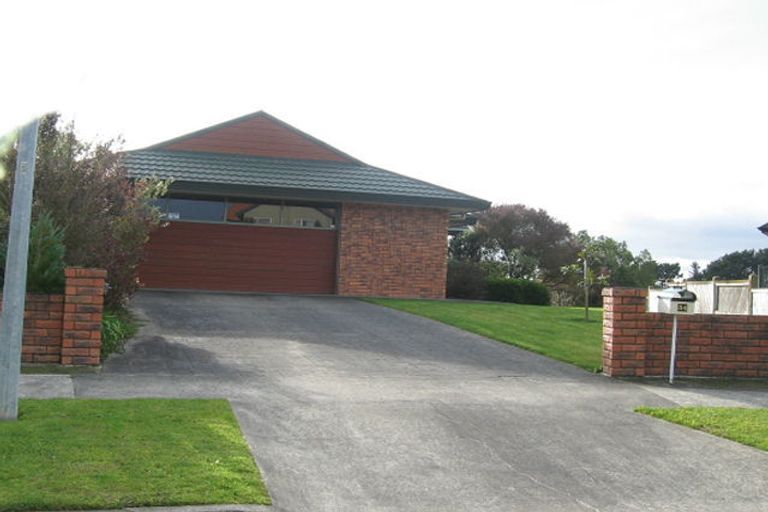 Photo of property in 34 Kilkenny Place, Fitzherbert, Palmerston North, 4410
