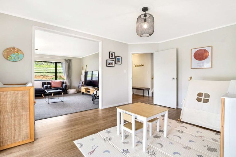 Photo of property in 61 Kanuka Road, Bombay, 2675