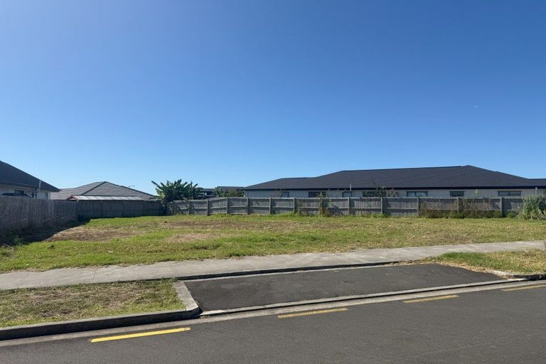 Photo of property in 9 Opouatu Avenue, Glenbrook, 2681