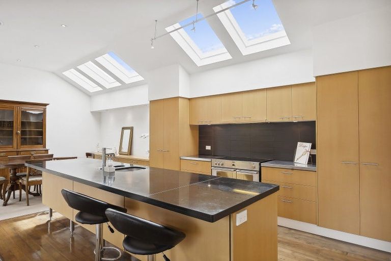 Photo of property in 122 Cannington Road, Maori Hill, Dunedin, 9010