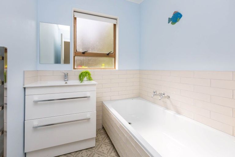 Photo of property in 69 Chatsworth Road, Silverstream, Upper Hutt, 5019