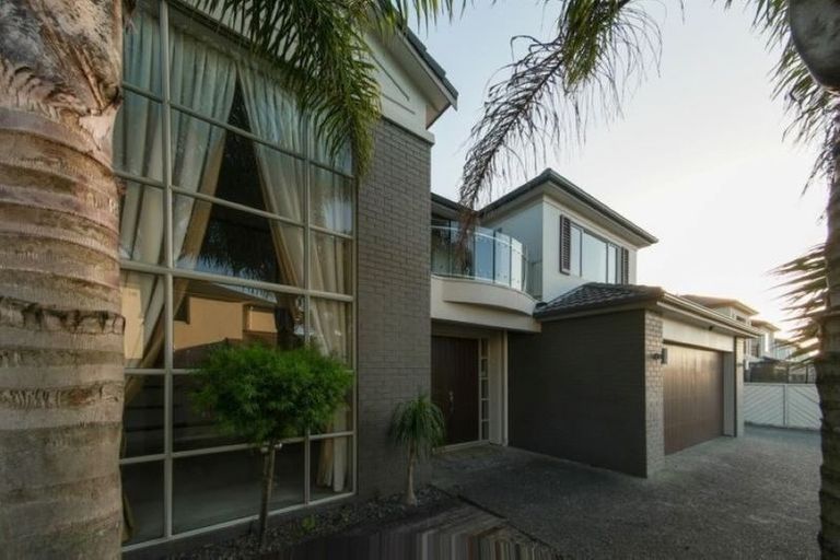 Photo of property in 30 Cherrywood Crescent, Northpark, Auckland, 2013