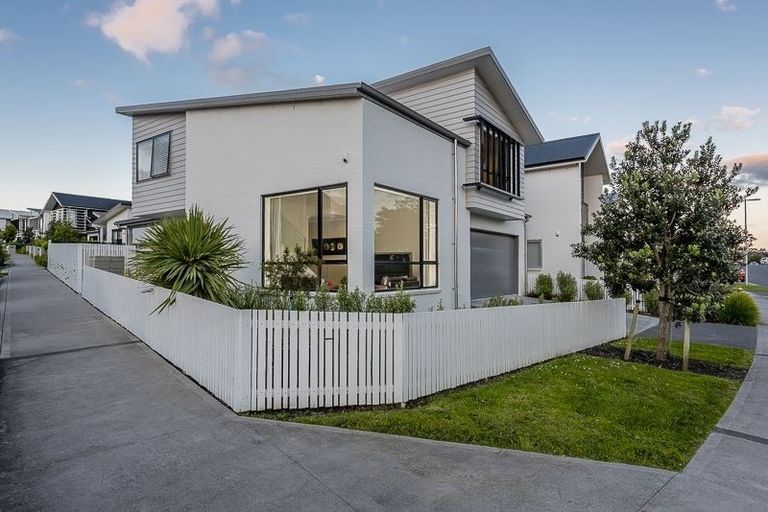 Photo of property in 1 Flounder Road, Hobsonville, Auckland, 0616