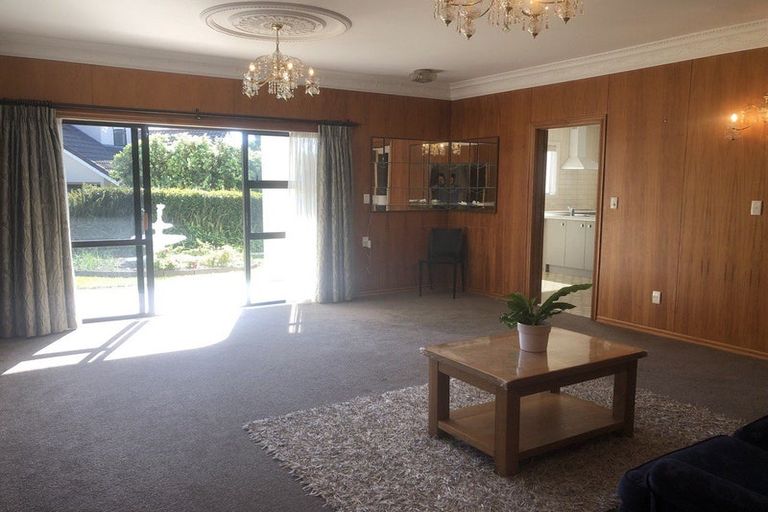 Photo of property in 64 Manhattan Heights, Glendene, Auckland, 0602