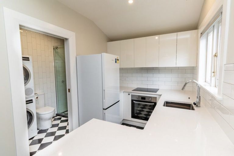 Photo of property in 2/139 Wadestown Road, Wadestown, Wellington, 6012