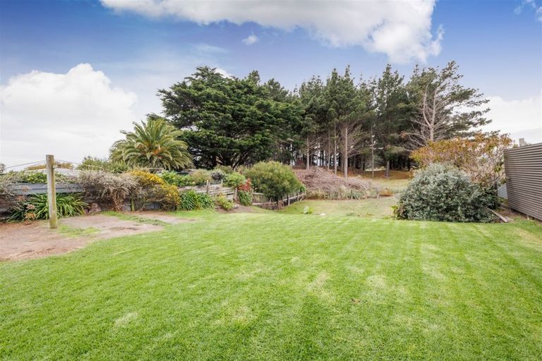 Photo of property in 39 Punga Street, Tangimoana, 4822