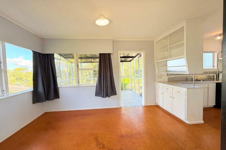 Photo of property in 36 Riverhills Avenue, Pakuranga Heights, Auckland, 2010