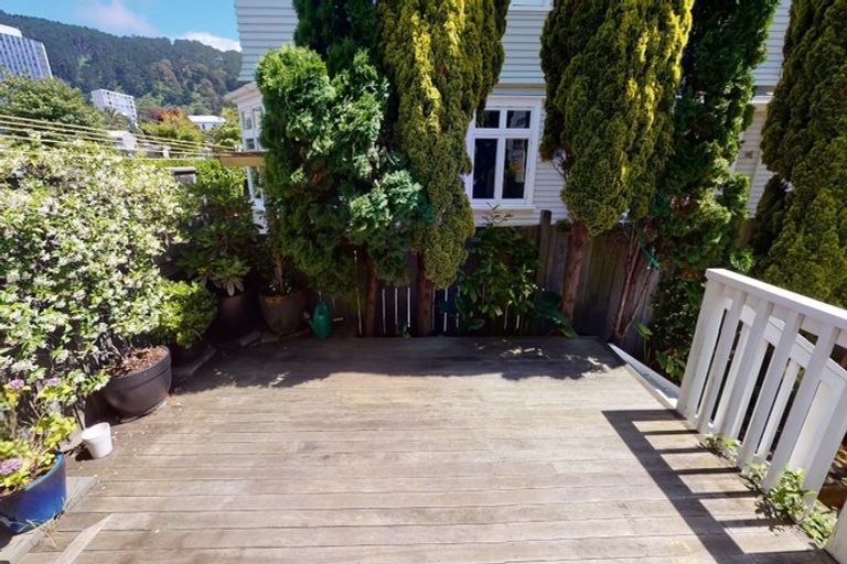 Photo of property in 12b Hobson Street, Thorndon, Wellington, 6011