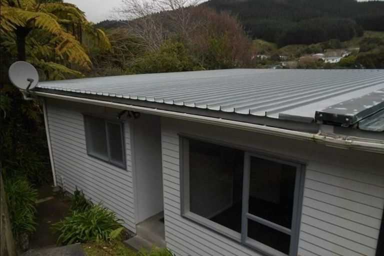 Photo of property in 13b Florio Terrace, Tawa, Wellington, 5028