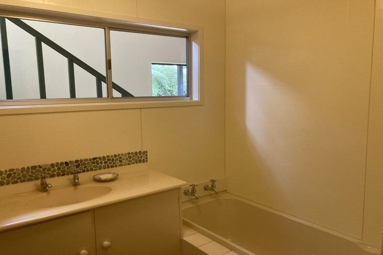 Photo of property in 16 Totara Drive, St Andrews, Hamilton, 3200