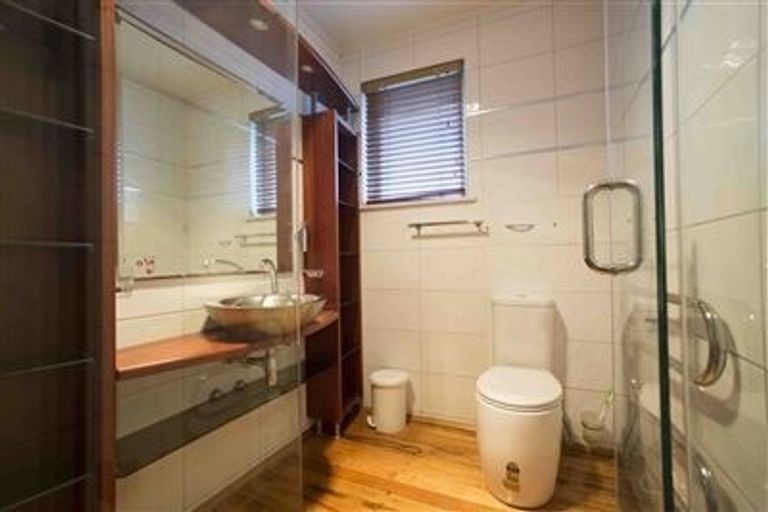 Photo of property in 21 Elliott Avenue, Bayview, Auckland, 0629