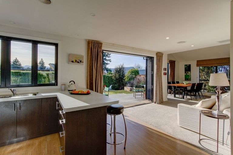 Photo of property in 2 Alpha Close, Wanaka, 9305