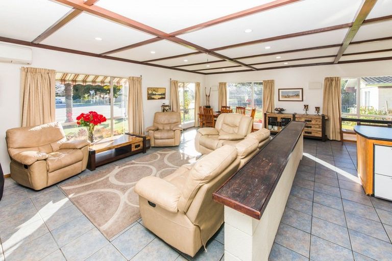 Photo of property in 114 Napier Road, Havelock North, 4130