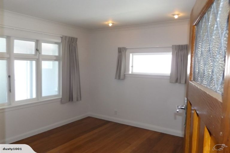 Photo of property in 14 Queens Drive, Kilbirnie, Wellington, 6022