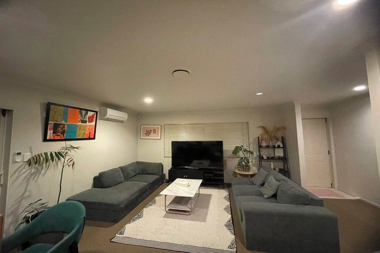 Photo of property in 11 Orbit Place, Flat Bush, Auckland, 2019