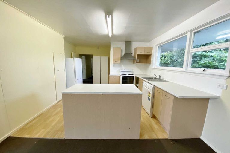 Photo of property in 6 Clonbern Place, Upper Riccarton, Christchurch, 8041