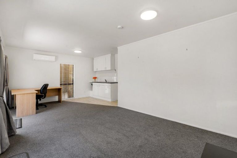 Photo of property in 120 Walter Strevens Drive, Conifer Grove, Takanini, 2112