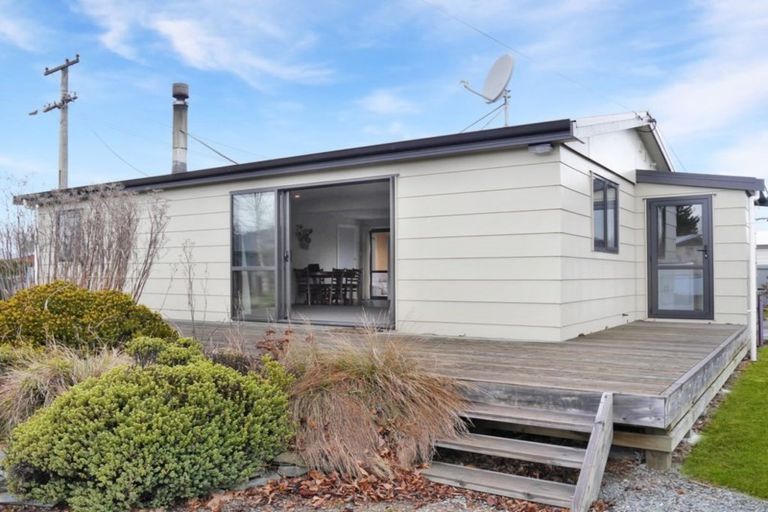 Photo of property in 18 Simons Street, Twizel, 7901