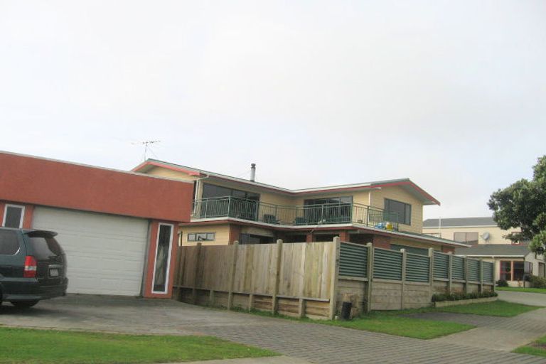 Photo of property in 24 Doncaster Terrace, Ascot Park, Porirua, 5024