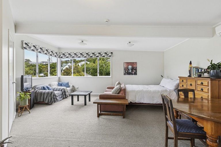 Photo of property in 9 West Road, Northland, Wellington, 6012